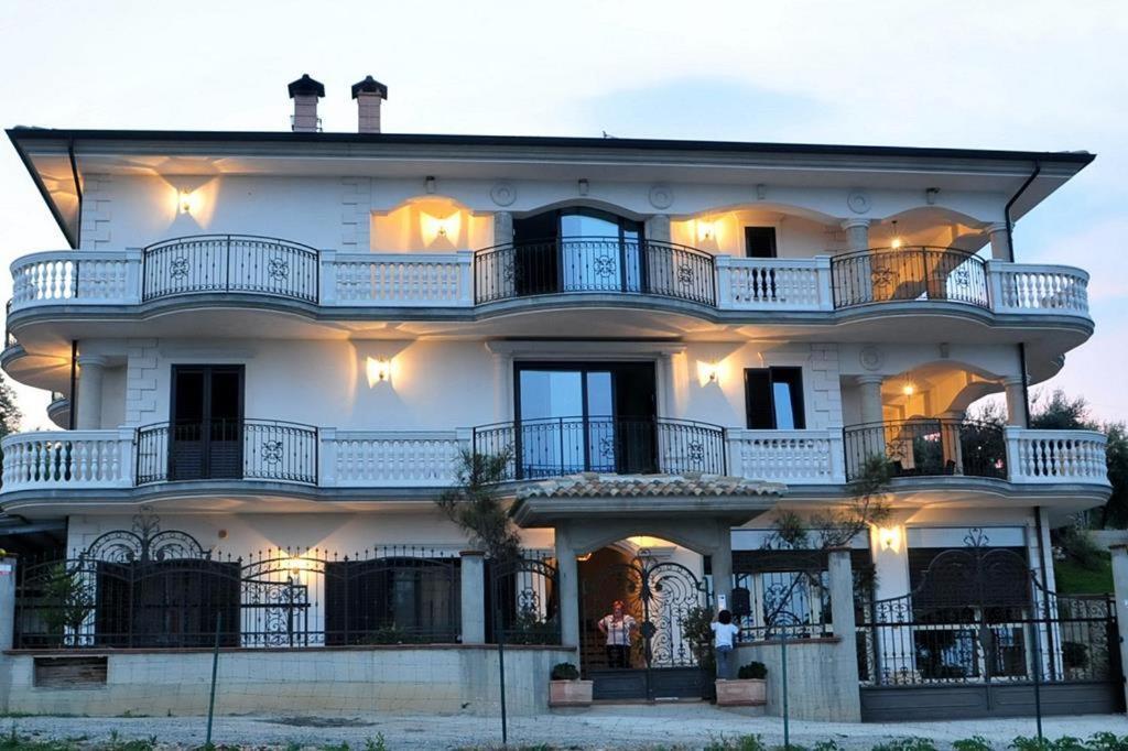 B&B Rosa Dei Venti Roseto Capo Spulico Eksteriør bilde